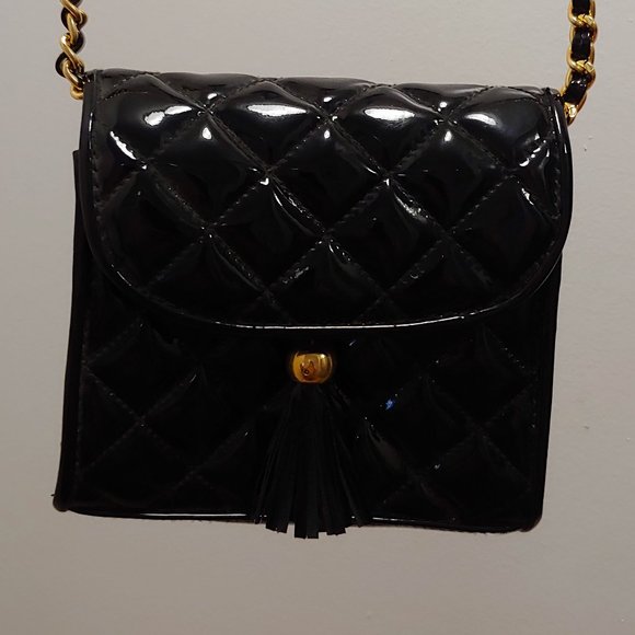 GENTLY USED, VINTAGE LOOK, PATENT LEATHER PURSE!!! - Picture 1 of 3